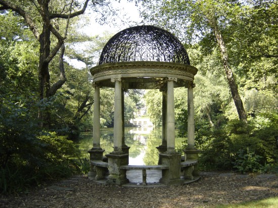 Westhampton Beach Garden Club, Kirk R. Brown, John Bartram, Old Westbury Gardens, Montauk Daisies, The Hamptons